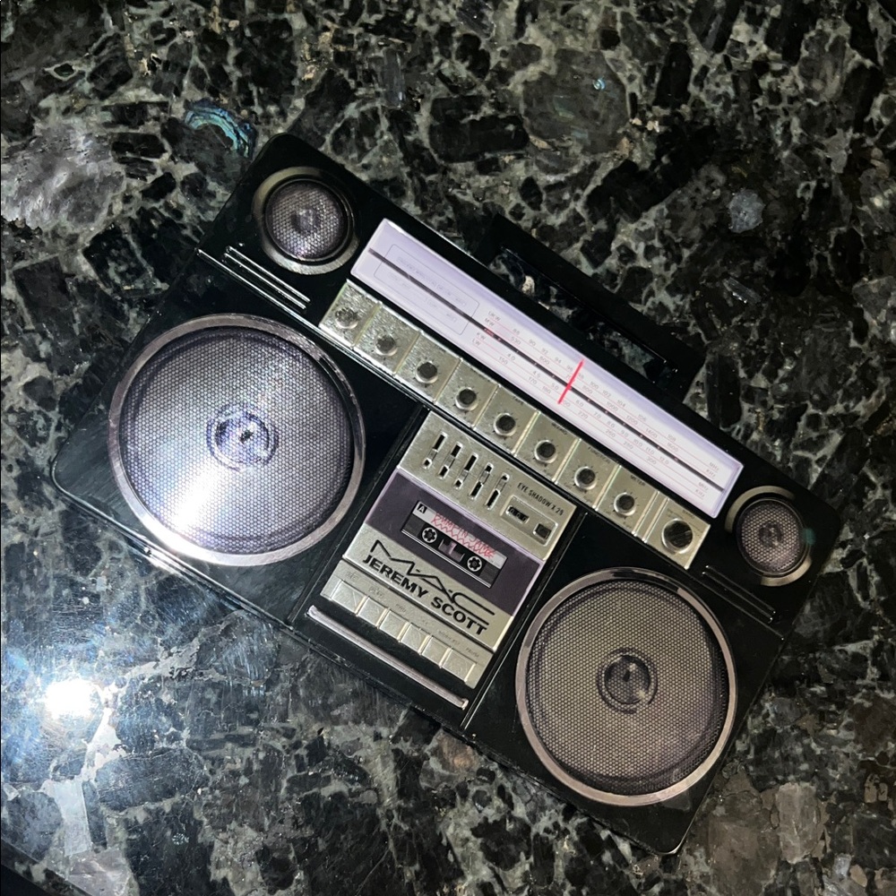 📻✨ THE HOLY GRAIL: MAC x Jeremy Scott Archival Boombox Vanity 💎👑